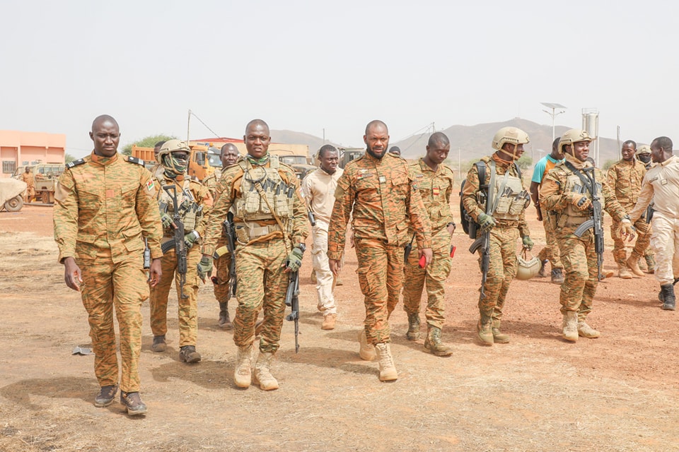 Le 5 novembre 2022, à Djibo, le président de la transition a rendu visite à ses troupes.