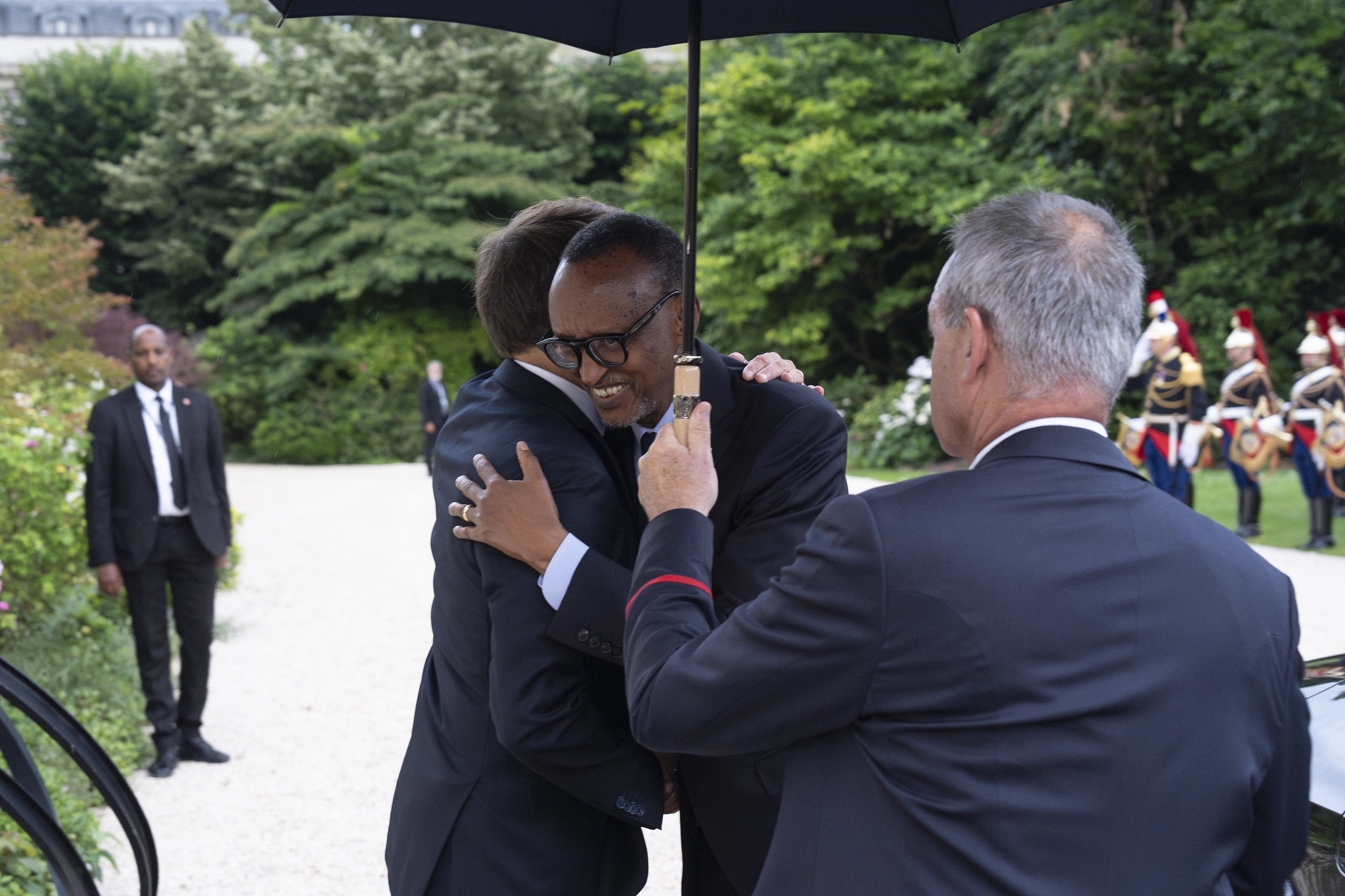 Emmanuel Macron et Paul Kagame, le 21 juin 2024, à Paris.