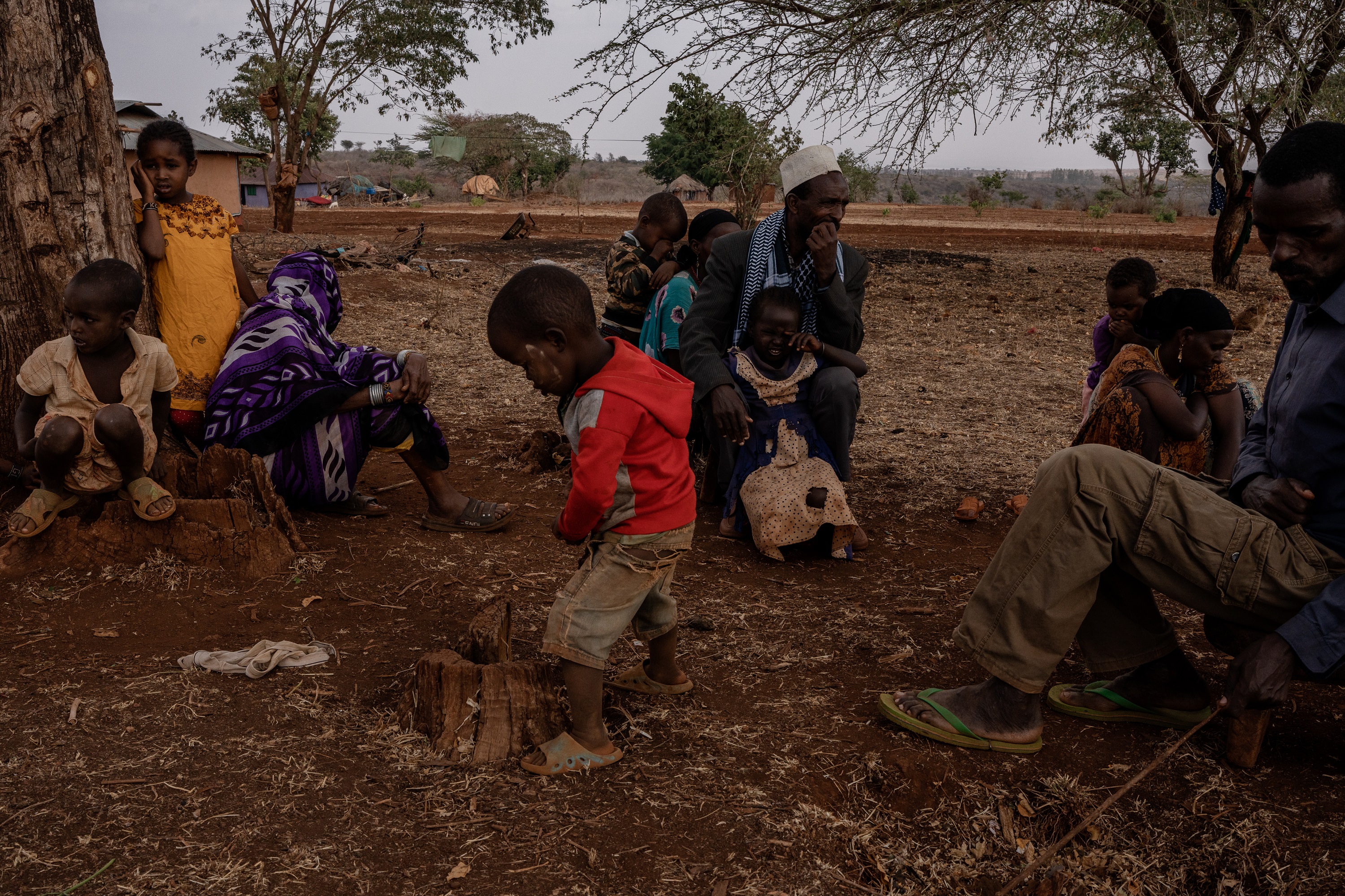 Une communauté vivant en bordure du Parc national de Marsabit (9 février 2023). Selon ces personnes, la sécheresse explique l'augmentation des conflits entre éleveurs.