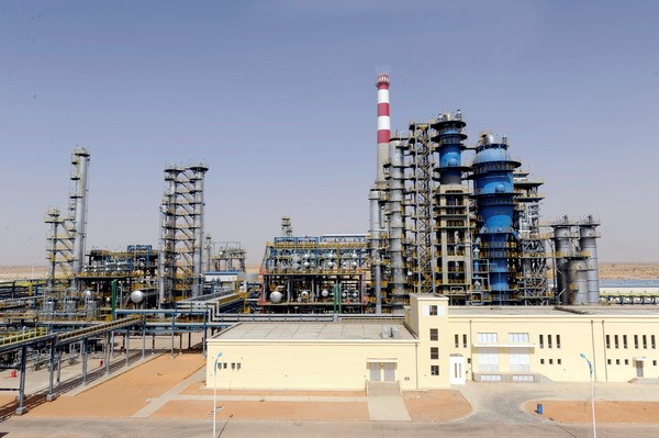 La raffinerie de Zinder a été inaugurée en 2011. Elle produit actuellement 20 000 barils/jour.