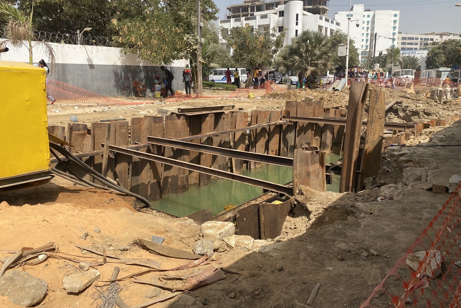 Chantier à l'entrée du « Couloir de la mort », au sein de l'Ucad (14 février 2024).