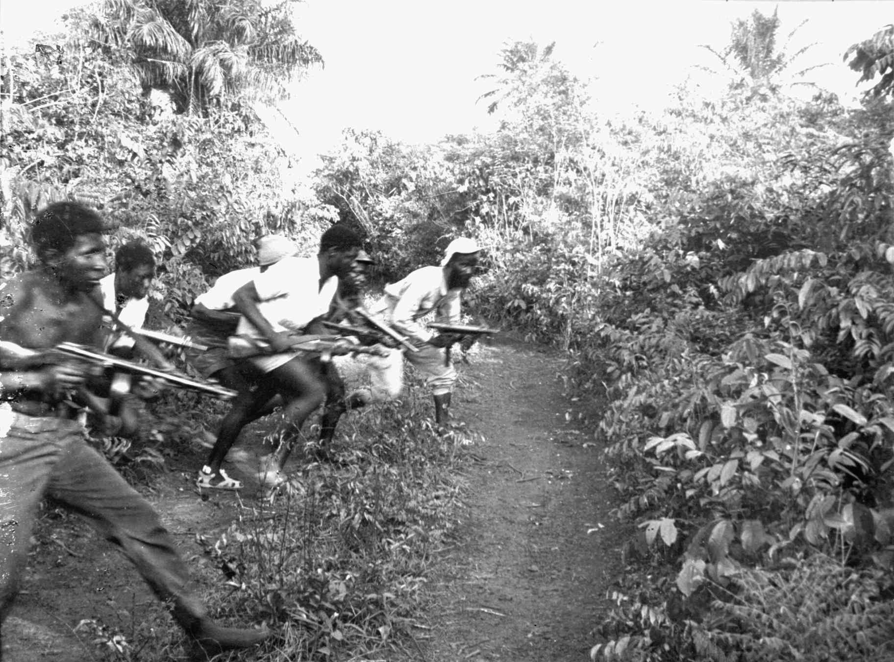 Guérilleros du PAIGC, en 1964.