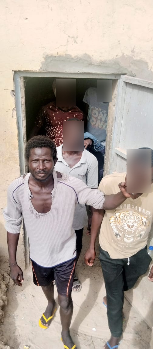 Service Ngardjelaï et des codétenus, durant sa détention à Koro Toro.