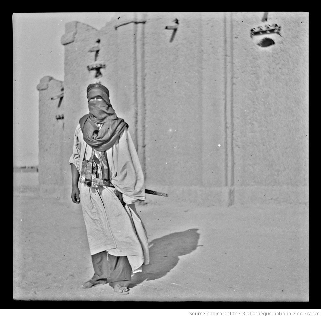 Un Touareg de Tamanrasset (Algérie), en 1950.