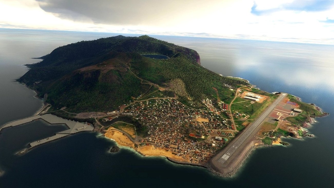 Imagine une île isolée au milieu d'une vaste étendue d'eau calme et scintillante. La surface de l'eau reflète un ciel nuageux, ce qui donne une ambiance sereine. Sur l'île, il y a une montagne verdoyante qui se dresse majestueusement, recouverte de végétation dense et luxuriante. Au bas de la montée, on aperçoit un village coloré, composé de petites maisons accolées, créant un patchwork de teintes. Les bâtiments semblent être en harmonie avec la nature environnante. Sur la côte, il y a un port avec des structures en pierre, probablement destinées à accueillir des bateaux. À l'extrémité de l'île, une piste d'atterrissage est visible, signalant une certaine accessibilité même dans ce coin reculé du monde. L'ensemble évoque un mélange de tranquillité, de vie communautaire et de beauté naturelle.