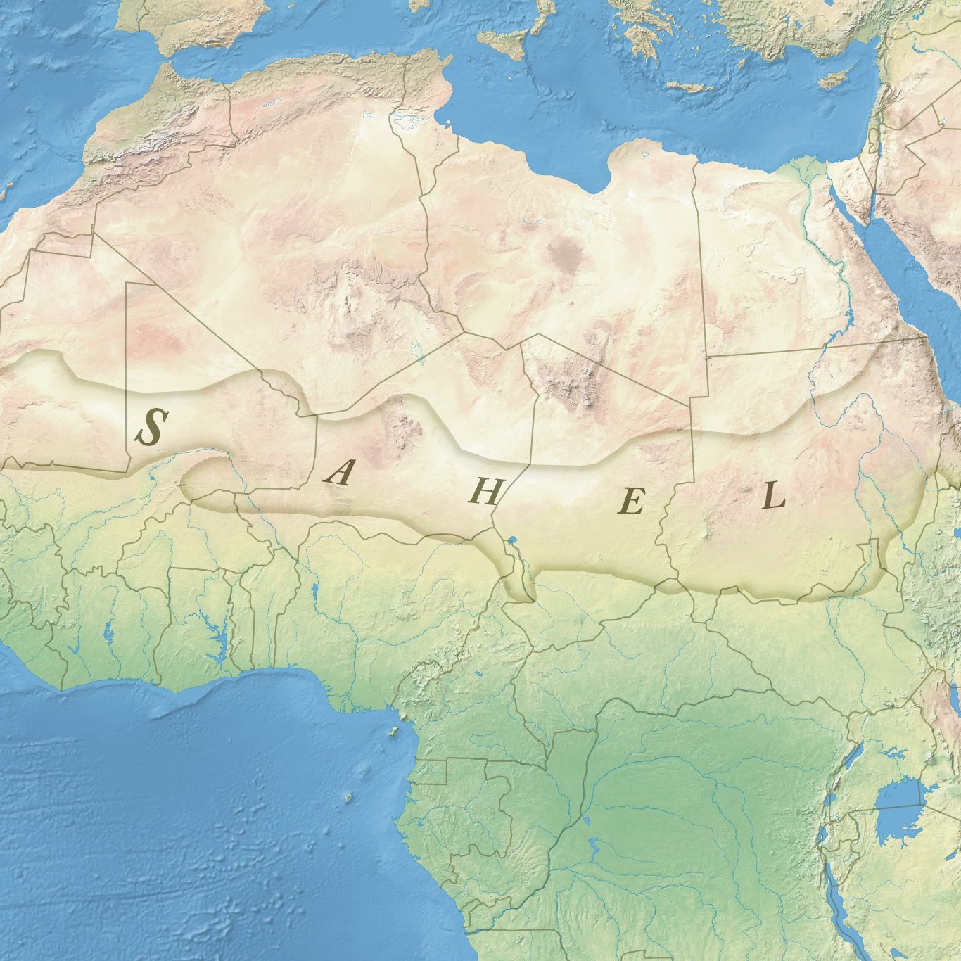 Cette image représente une carte topographique de l'Afrique, mettant en évidence la région du Sahel. Le Sahel est une zone de transition entre le désert du Sahara au nord et les savanes humides au sud. Sur la carte, vous pouvez observer des reliefs variés, avec des zones plus élevées et d'autres plus basses, illustrant les différences de terrain. Les rivières, les lacs et les frontières des pays sont également visibles, ce qui donne une idée des caractéristiques géographiques de cette région. Les couleurs allant du beige clair au vert indiquent les différents types de terrains, passant des dunes désertiques aux terres cultivées.