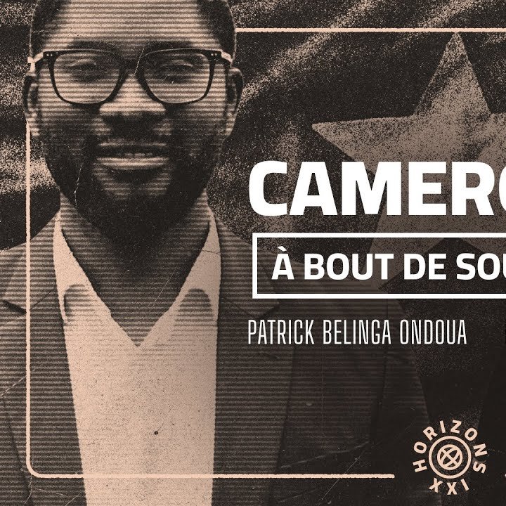 L'image présente deux personnes en portrait. À gauche, un homme de teint sombre portant des lunettes et une chemise à motifs, souriant légèrement. À droite, un homme à la barbe brune et aux cheveux hirsutes, regard sérieux, porte une chemise noire. En arrière-plan, on distingue un drapeau, probablement camerounais, avec des couleurs dominantes de rouge, vert et jaune. En haut, le mot "CAMEROUN" est bien en évidence, suivi de "À BOUT DE SOUFFLE ?" en plus petit. En bas, on lit "HORIZONS XXI". Cette image évoque un dialogue ou un débat autour de la situation au Cameroun.