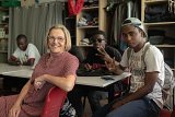 Lucie Bortayrou, présidente de Diakité, dans les locaux du collectif. Ici, un accueil de jour est proposé, ainsi que des consultations médicales et la distribution de kits de première urgence.
