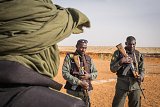 Des soldats de l'armée malienne, en décembre 2015, à Ansongo.