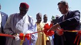 Inauguration d'une agence de la CBAO (Groupe Attijariwafa Bank) à Maradi, au Niger, en janvier 2023, en présence du directeur général de la banque, Mounir Oudghiri (à droite).