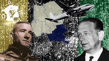 L'image que vous avez devant vous est une composition graphique qui évoque un contexte historique. En arrière-plan, on peut distinguer une carte de l'Afrique centrale, mettant en avant des zones colorées, notamment une partie en bleu. Sur la gauche, un homme en uniforme militaire regarde vers la droite. Son expression semble sérieuse et déterminée. À droite, un autre homme en costume, avec une expression plus calme, est également tourné vers la gauche. Au-dessus de la carte, un avion survole la scène, suggérant un mouvement dans les airs. Le fond est texturé et présente des éléments en noir et blanc, ce qui accentue une atmosphère de gravité et de tension. Dans le coin supérieur gauche, un logo ou un symbole, dont la signification n'est pas précisée, attire également l'attention. Les couleurs vertes, jaunes et rouges des contours de la carte pourraient évoquer le drapeau d'un pays d'Afrique. 